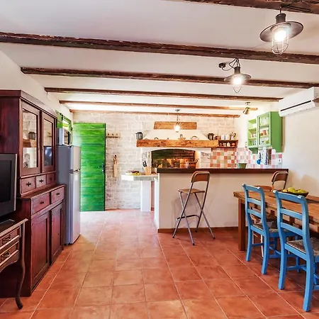 Traditional Rita Holiday home