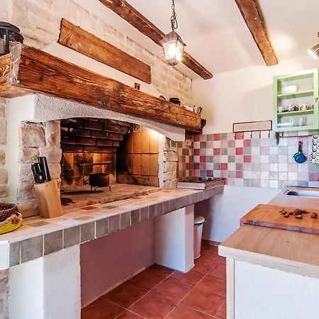 Vikendica Traditional Rita *