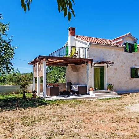 Ferienhaus Traditional Rita Sukošan